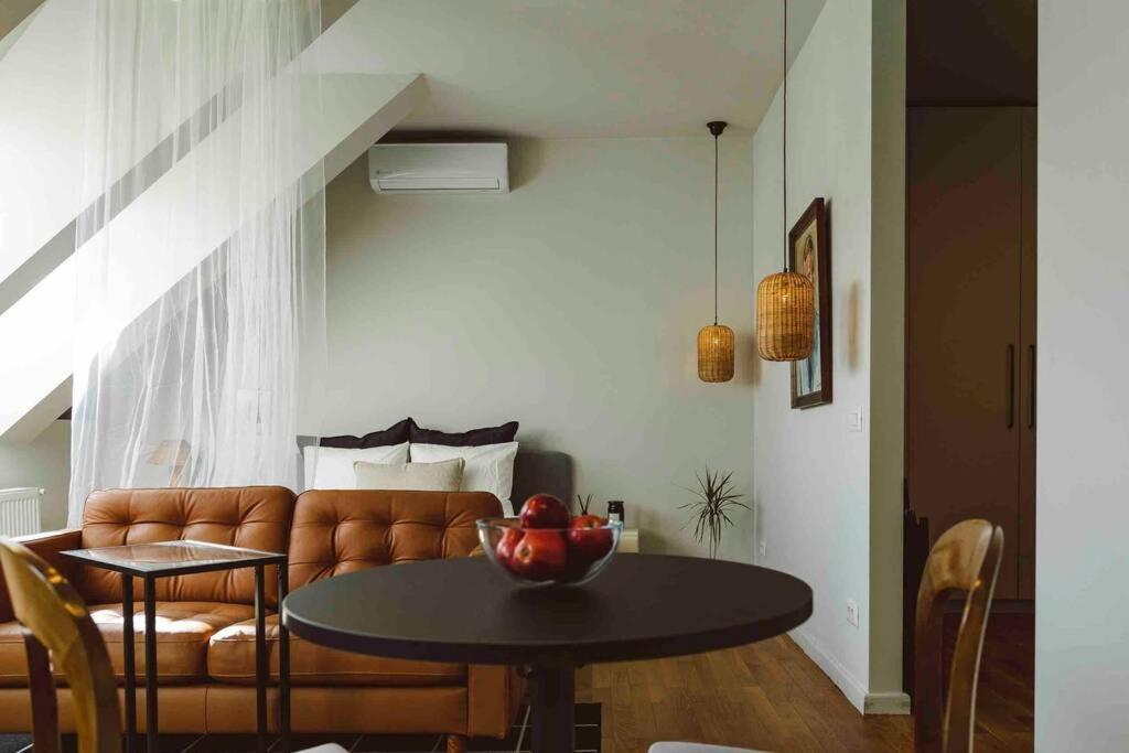 Vivando - Beautiful Studio B + Parking Бухарест Экстерьер фото
