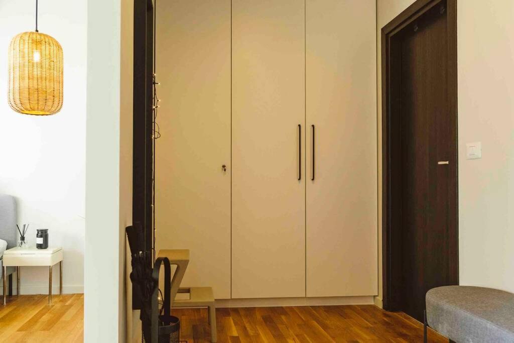 Vivando - Beautiful Studio B + Parking Бухарест Экстерьер фото