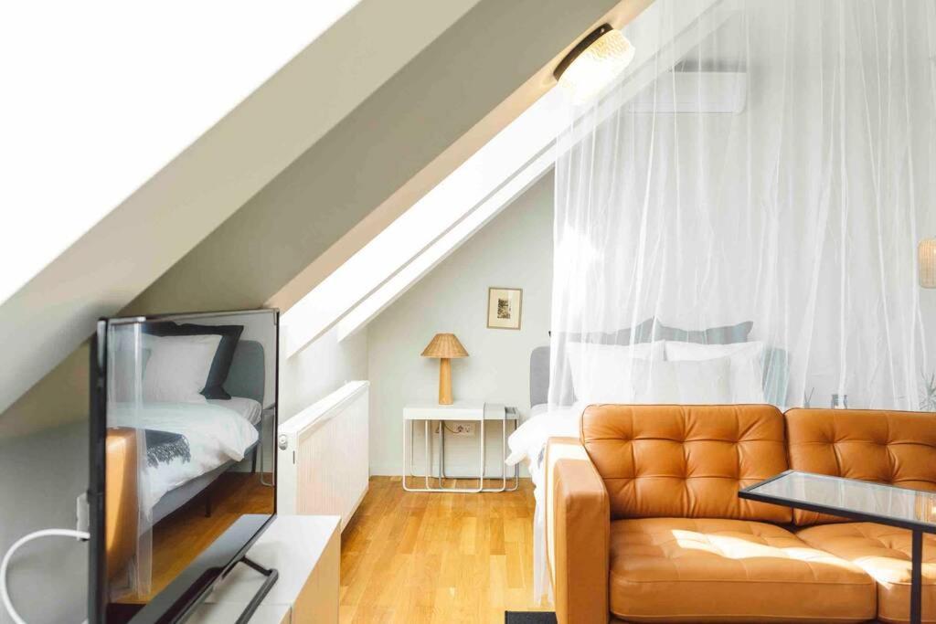 Vivando - Beautiful Studio B + Parking Бухарест Экстерьер фото