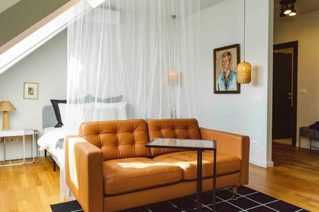 Vivando - Beautiful Studio B + Parking Бухарест Экстерьер фото